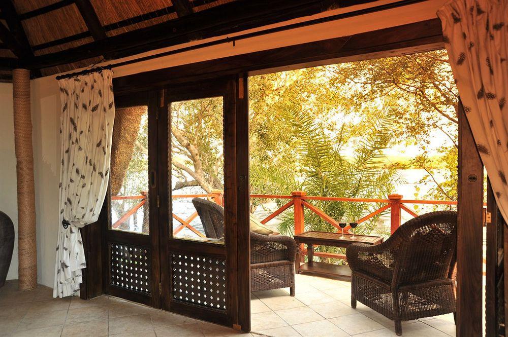 Three Cities Thorntree River Lodge ลิฟวิงสโตน ภายนอก รูปภาพ