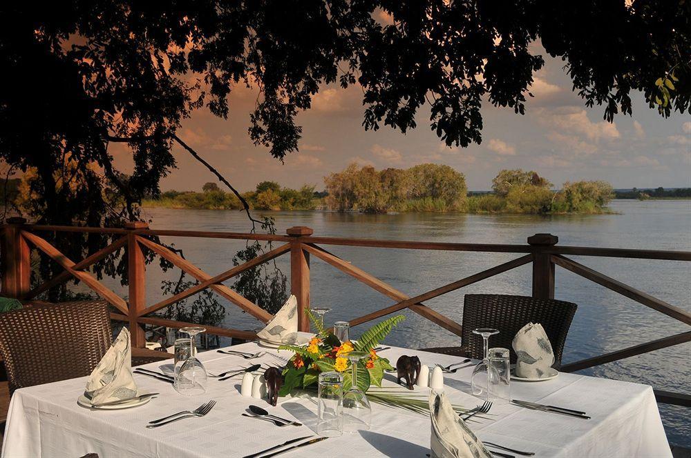Three Cities Thorntree River Lodge ลิฟวิงสโตน ภายนอก รูปภาพ