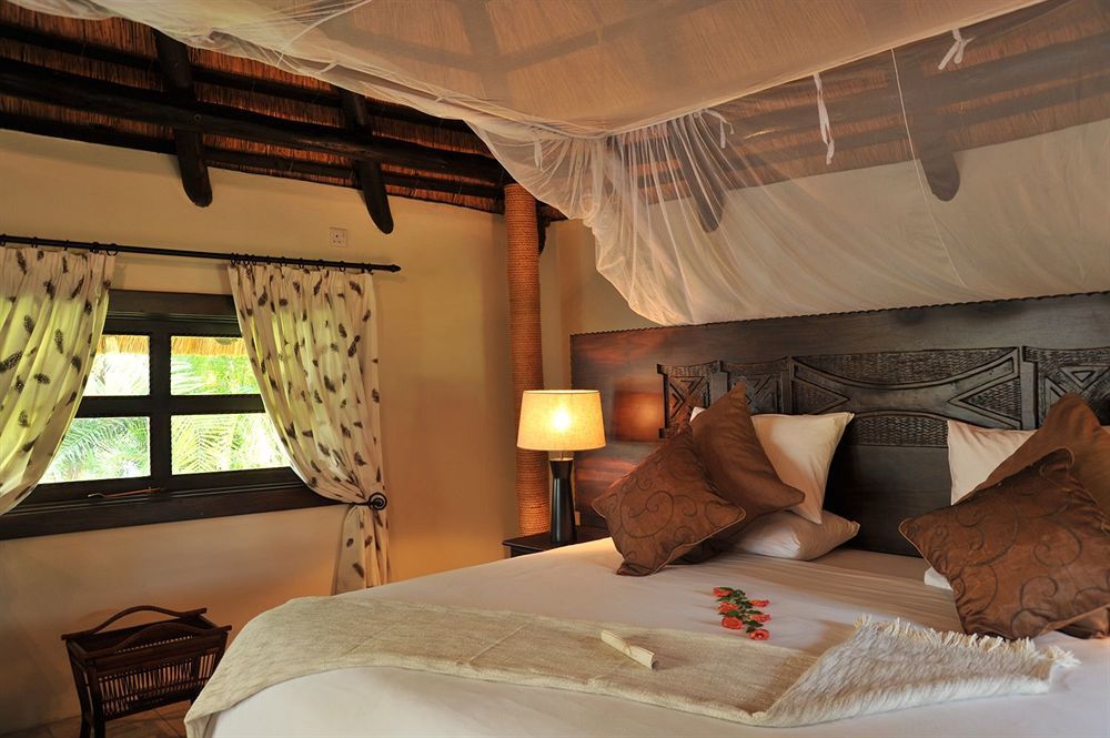 Three Cities Thorntree River Lodge ลิฟวิงสโตน ภายนอก รูปภาพ